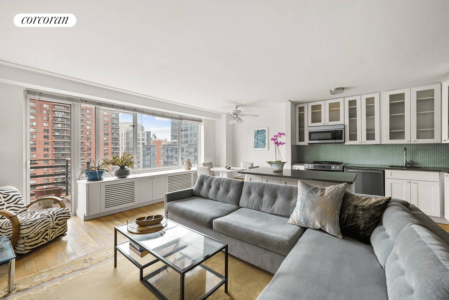 High floor junior 4 with open southern exposures and impressive Central Park views from your own 17ft long private terrace !