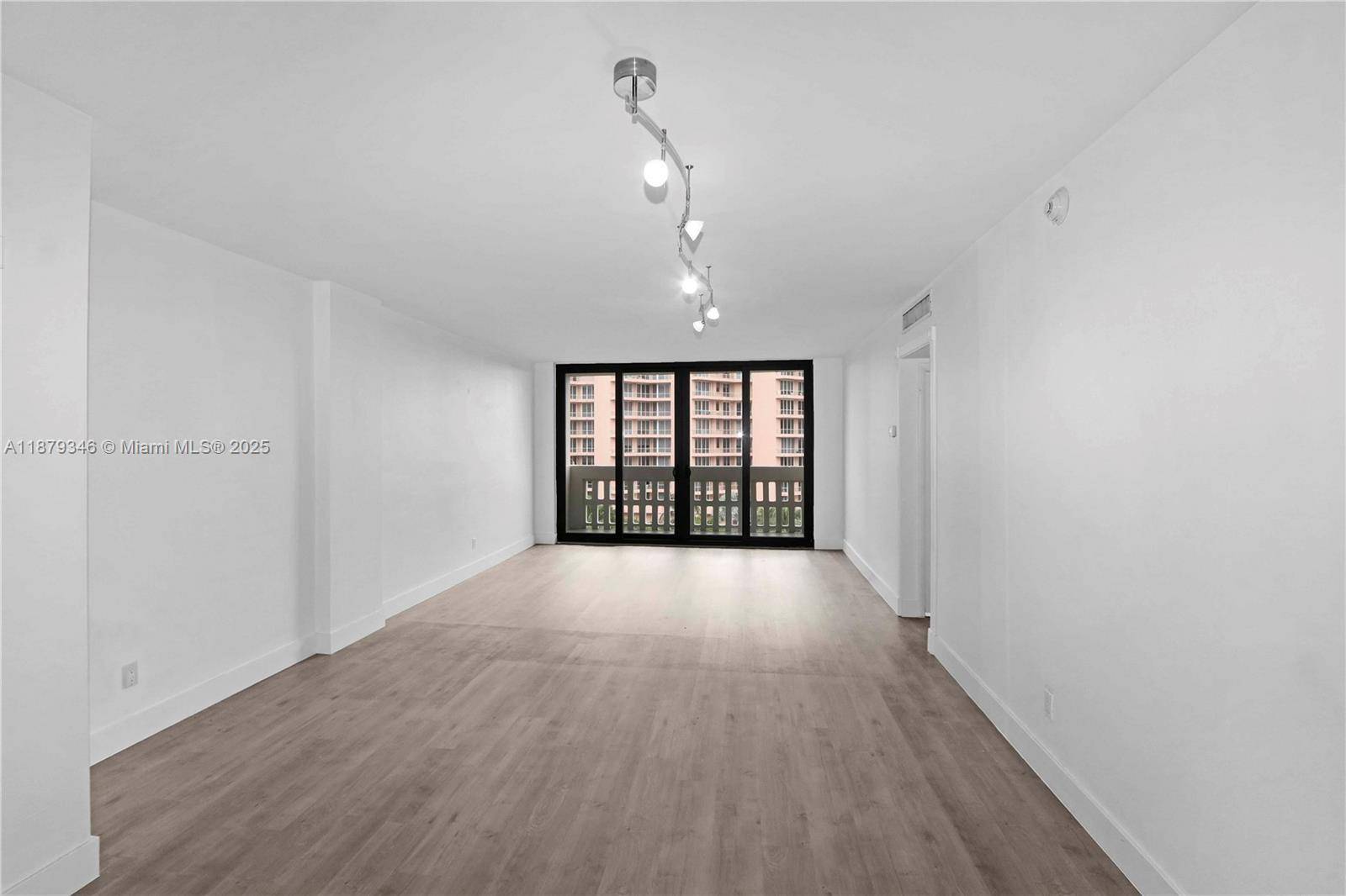 Located in the highly desirable Gables Waterway Towers, this 1 bed 1.