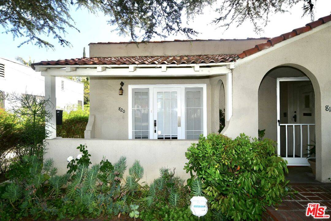 820  N Kilkea Dr 2.0 Hollywood Hills East LA