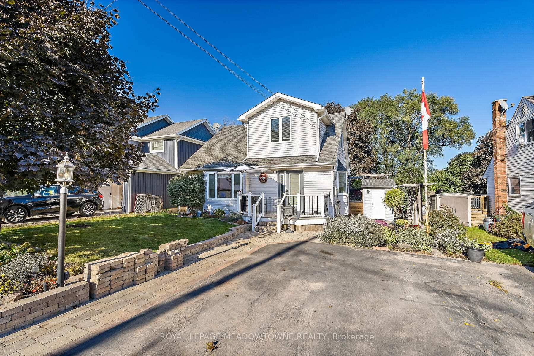 Very few homes come up for sale on Temple Street.