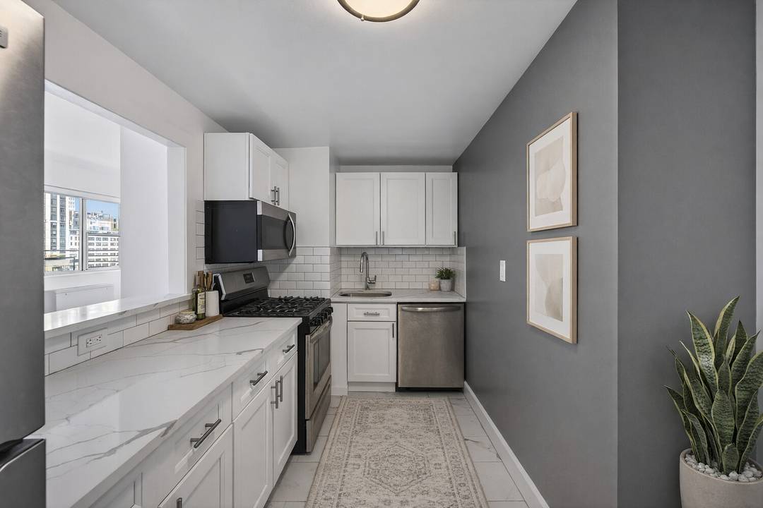 WATER VIEW PENTHOUSE perched atop a full service condominium in the heart of Beekman, this bright and beautifully refreshed 3 bedroom, 3 bathroom penthouse offers 1, 467 square feet of ...