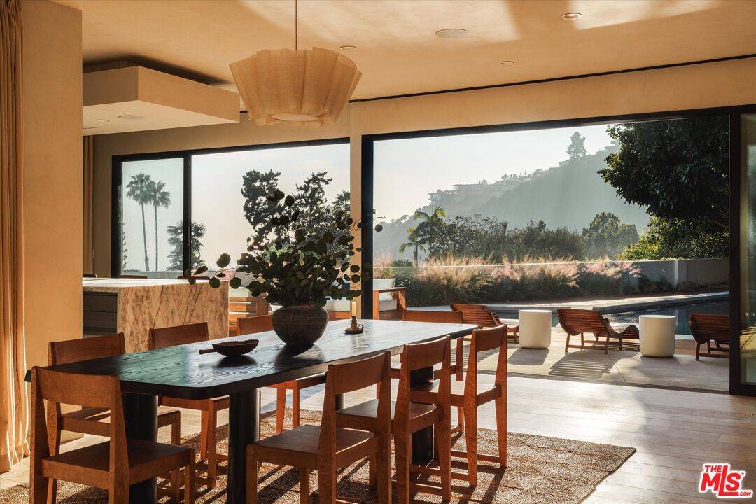 1820   Rising Glen Rd 3BR Sunset Strip La