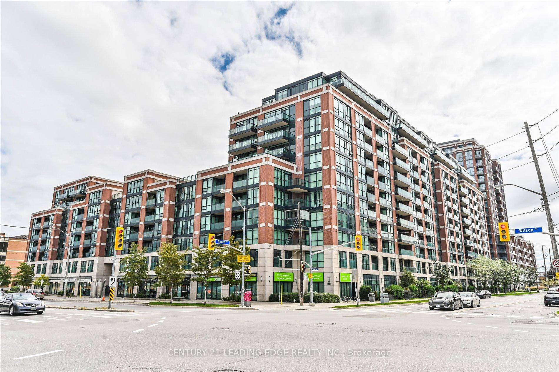 Beautiful 2 bedroom split layout In Gramercy Park with parking.
