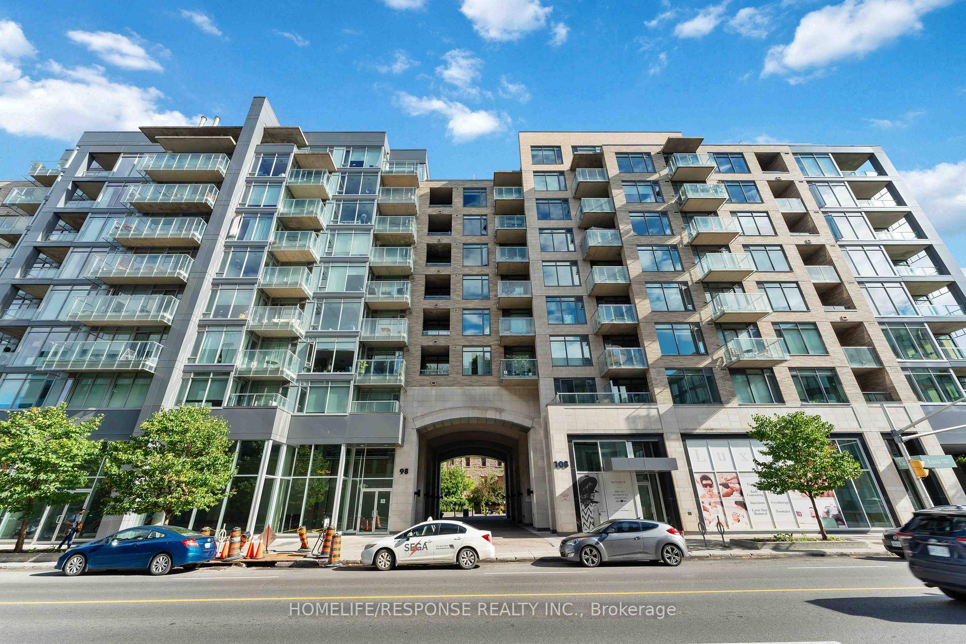 Enjoy your morning coffee and sunset with breathtaking views of Gatineau Hills from this fully furnished condo !