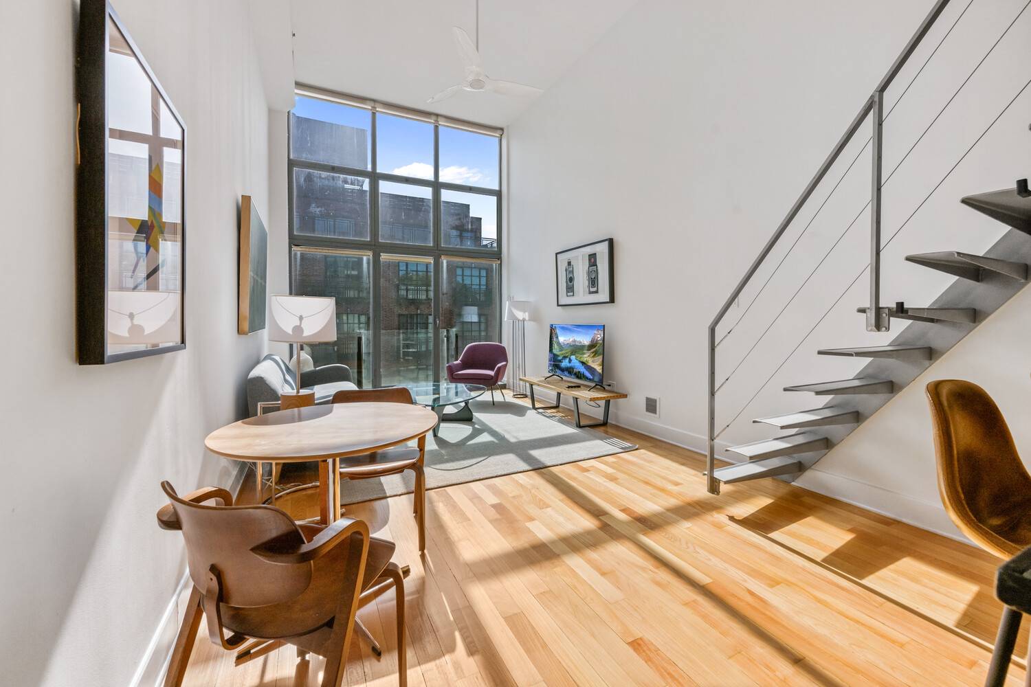Spacious and sun filled !