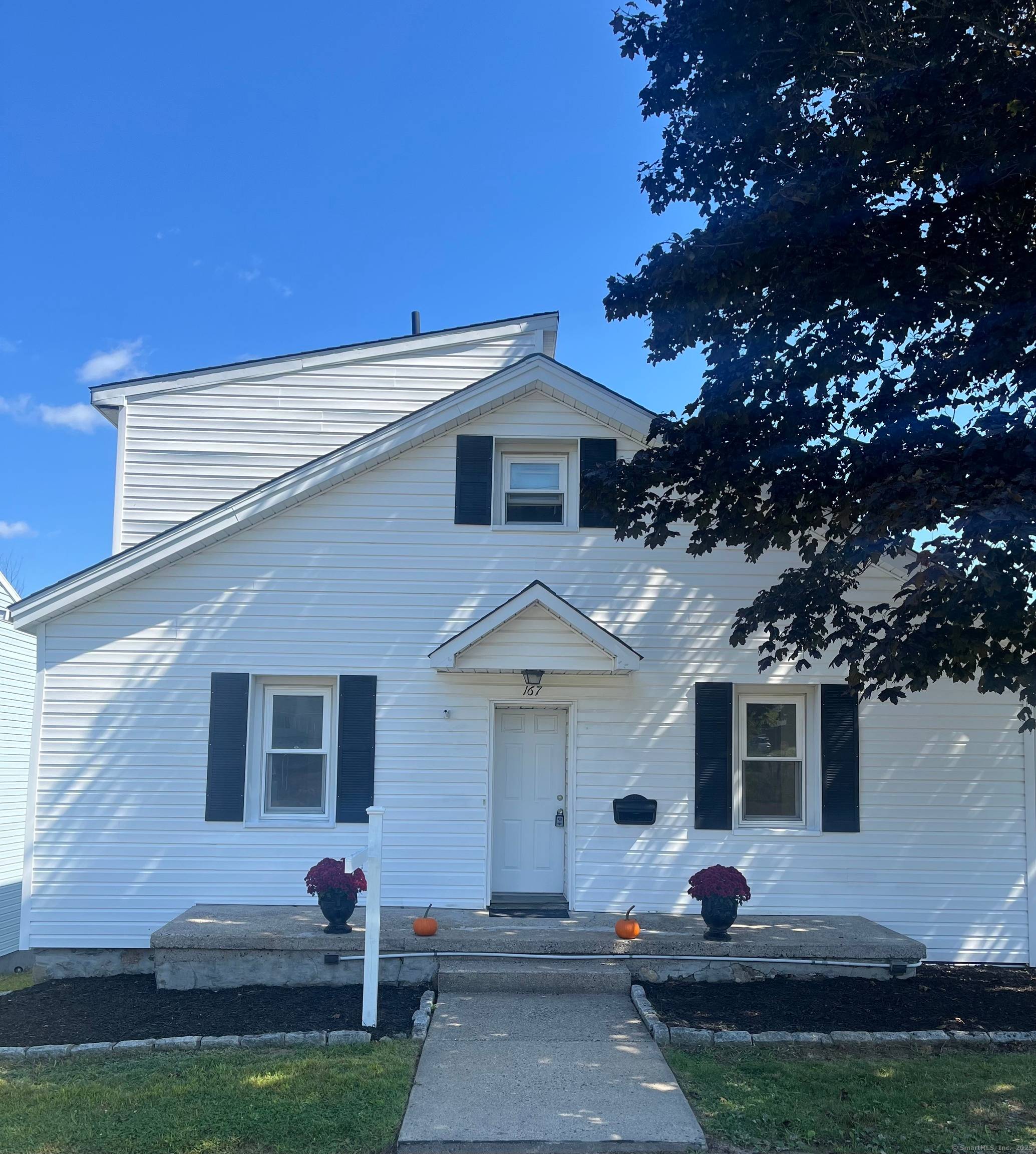 Welcome to this beautifully updated duplex located in a serene neighborhood.