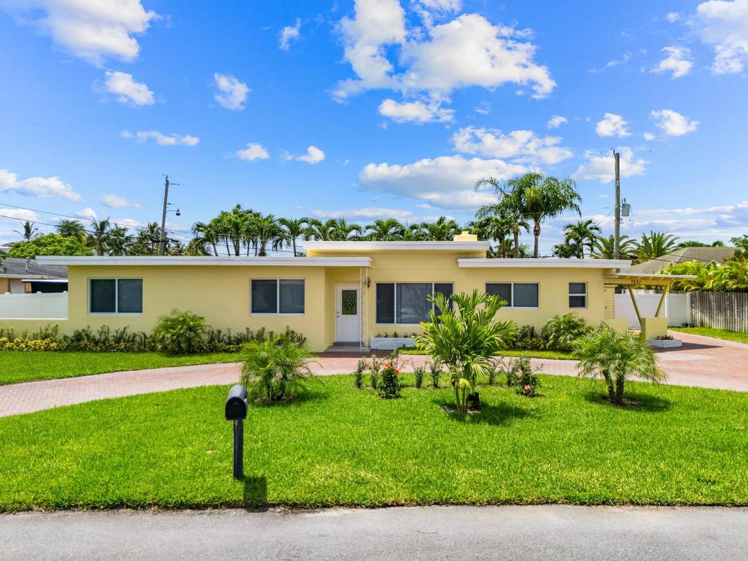 Welcome to Lake Clarke Shores !