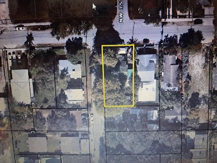 CITY OF MIAMI DEVELOPER OPPORTUNITY DUPLEX T3 O 5900 SF CORNER LOT.