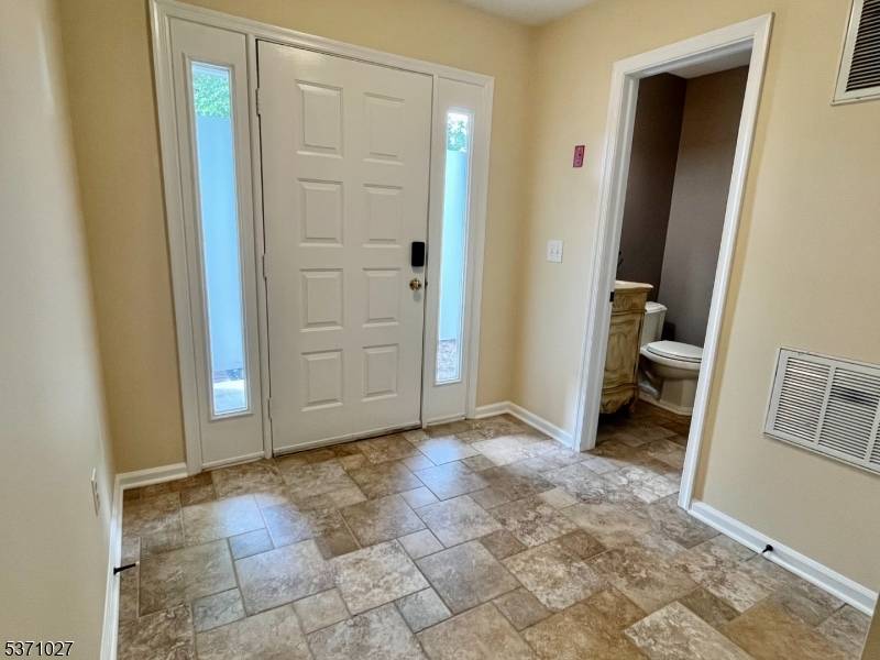 UNIT 37 ! Immaculate 3BR 2.