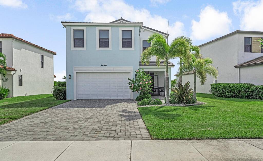 This residence offers modern living in a vibrant and amenity rich setting.