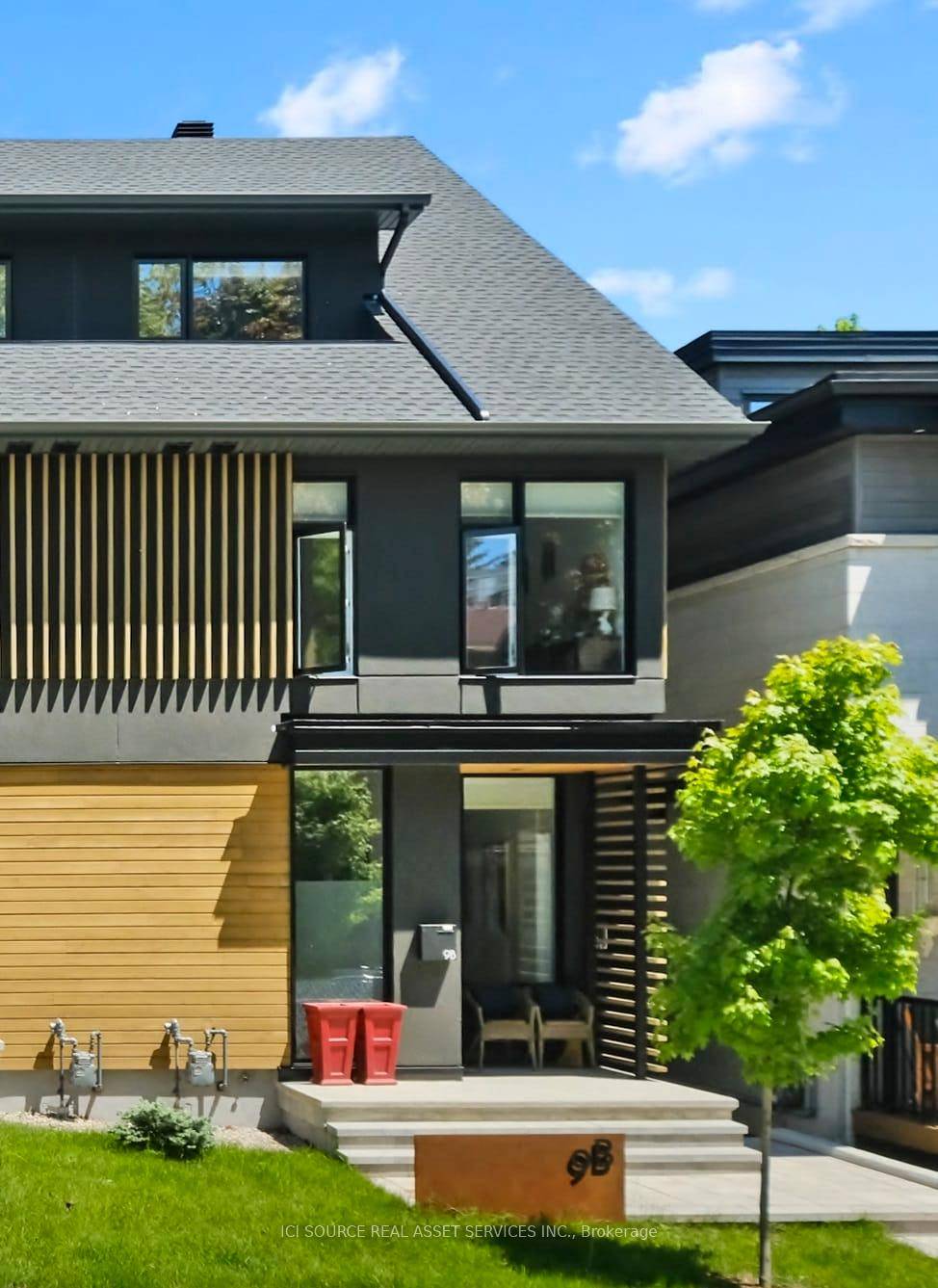 This new build semi detached executive rental home is on a quiet street with amazing views to the community garden behind.