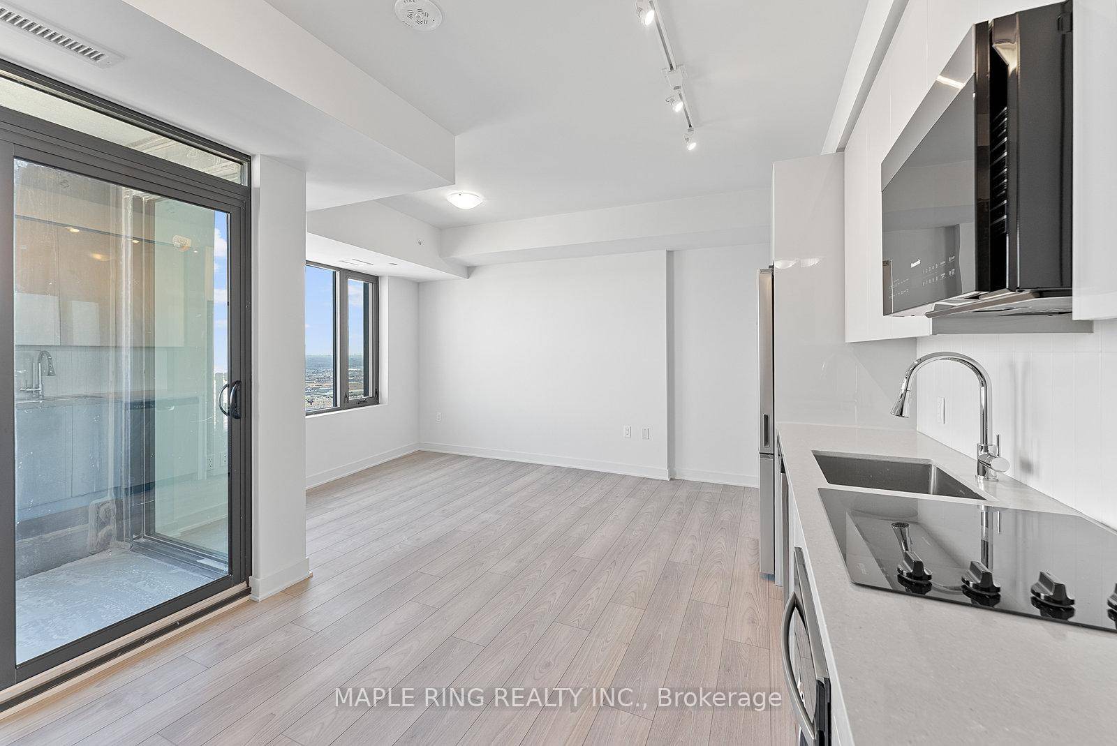 Welcome To CG Tower ! Gorgeous and Bright 1 Bedroom 1 Washroom Condo.