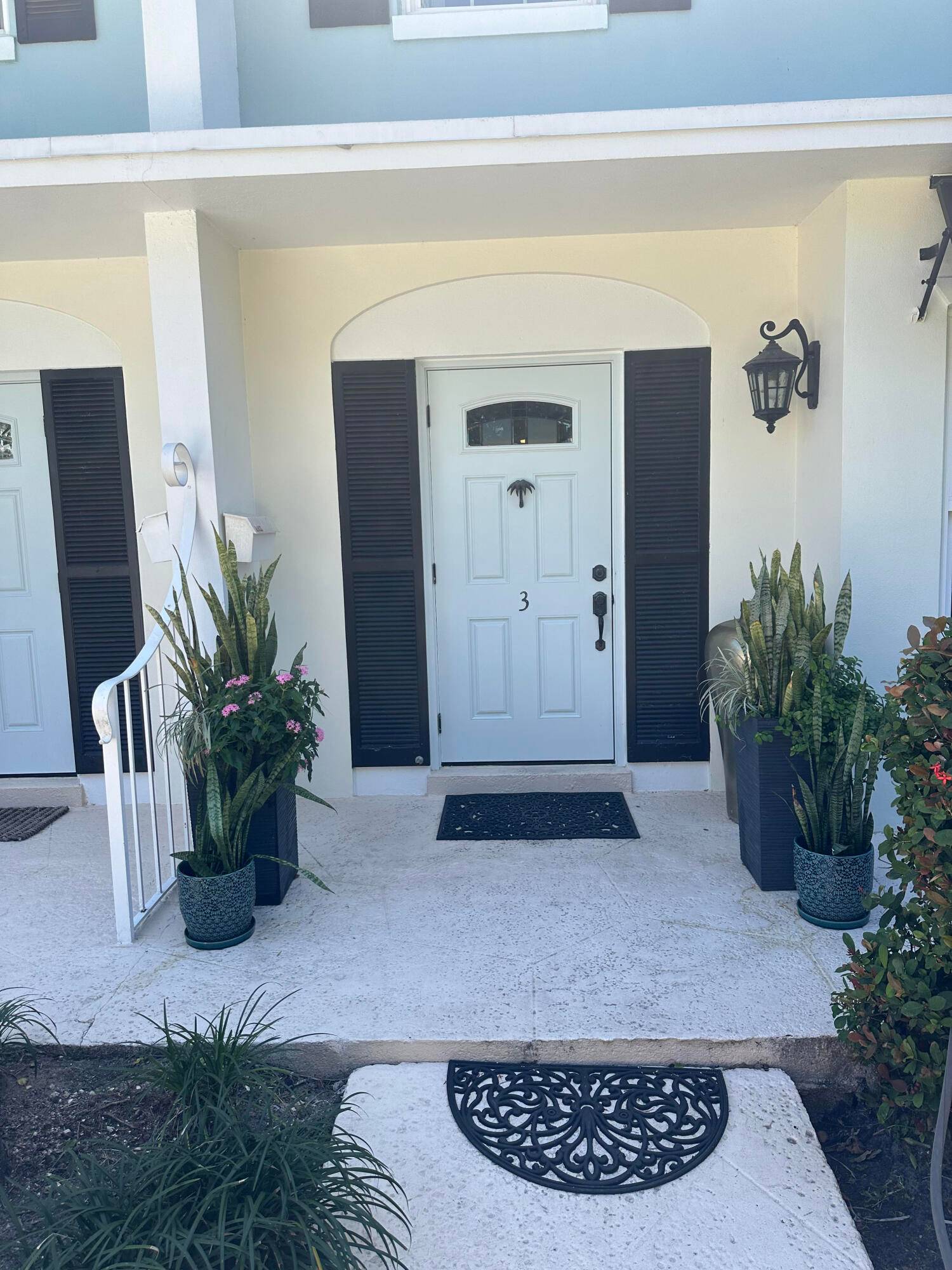 LOCATION, LOCATION ! RARELY AVAILABLE 2 BED, 2.