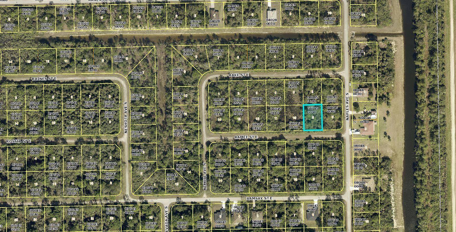 Great lot to build in quiet neighborhood of Lehigh Acres, easy access to Hwy 82 to Ft Myers and Immokalee.