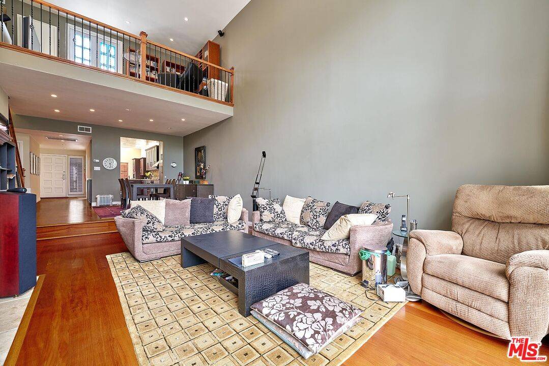 13078   Mindanao Way 2BR Marina Del Rey La