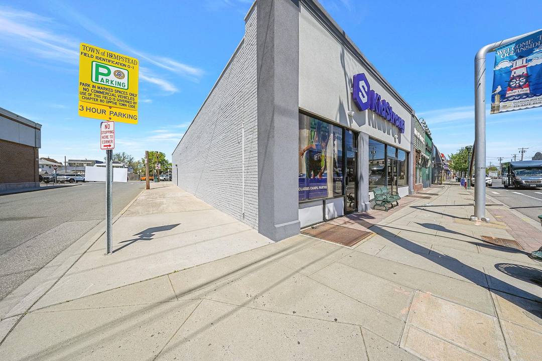 Discover a versatile lower level commercial space available for lease in a prime Oceanside location on bustling Long Beach Road.