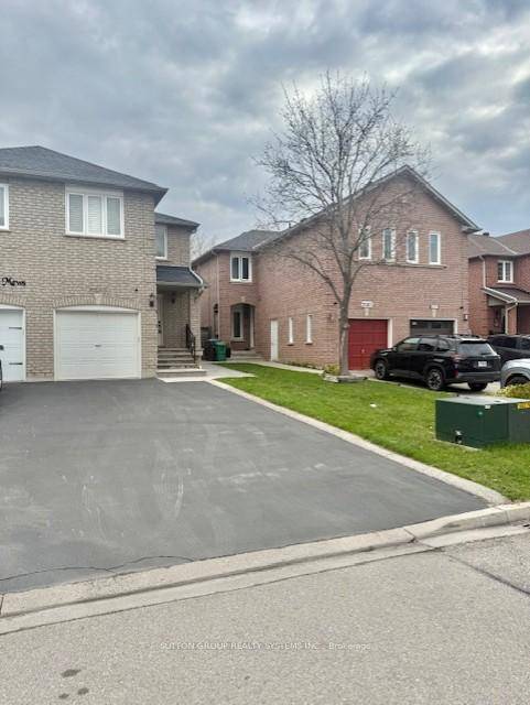 For Lease Experience the joys of luxurious living in this Bright amp ; Spacious, impeccably maintained Semi Detached Located On A Cul De Sac, in the highly Family Friendly sought ...