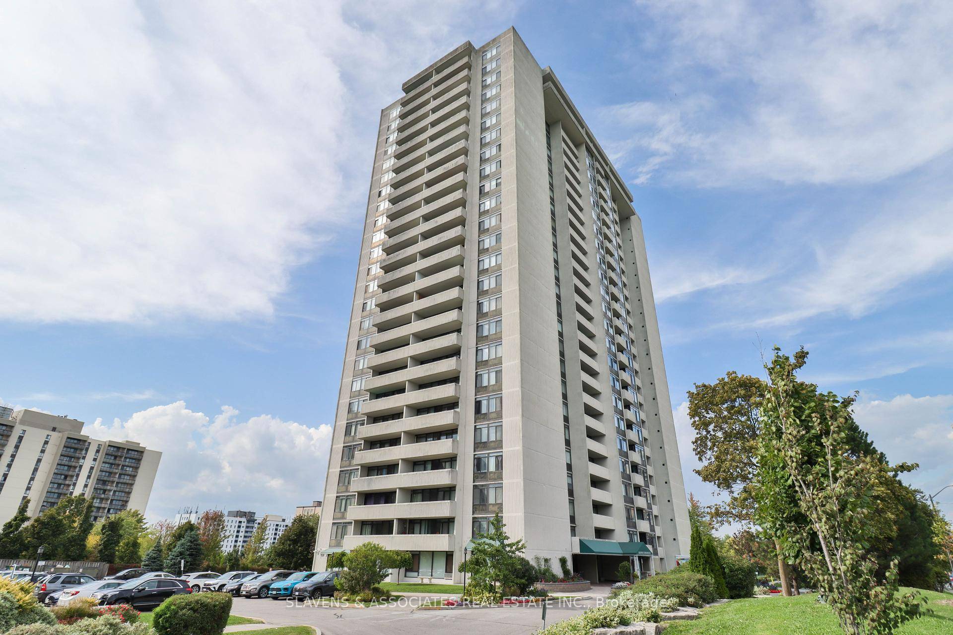 Stunning Renovated Condo in a Tridel Residence.