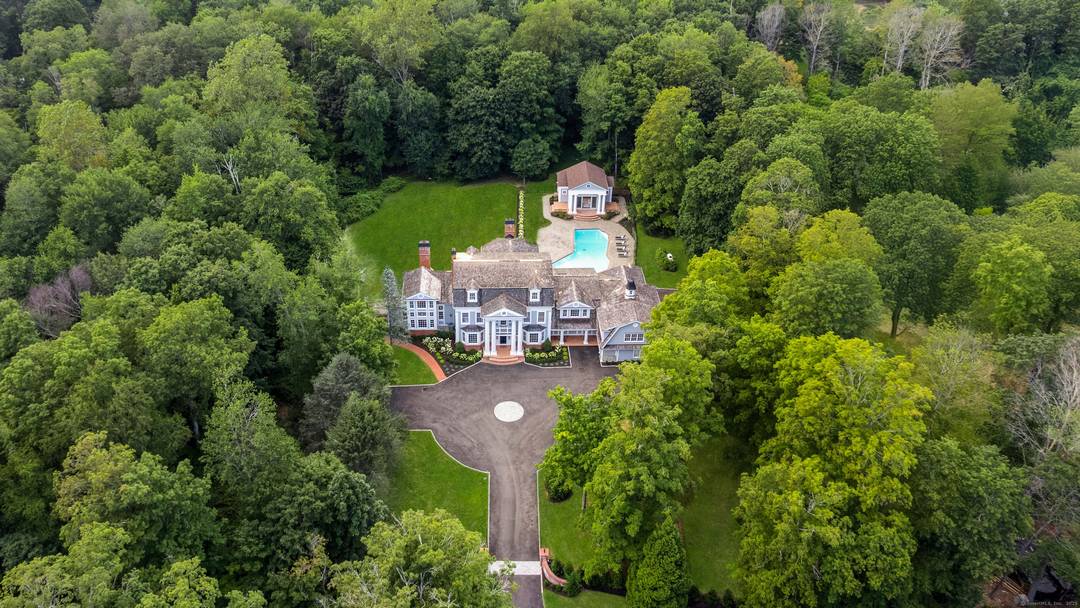 Welcome to 1421 Oenoke Ridge in the picturesque town of New Canaan, CT.