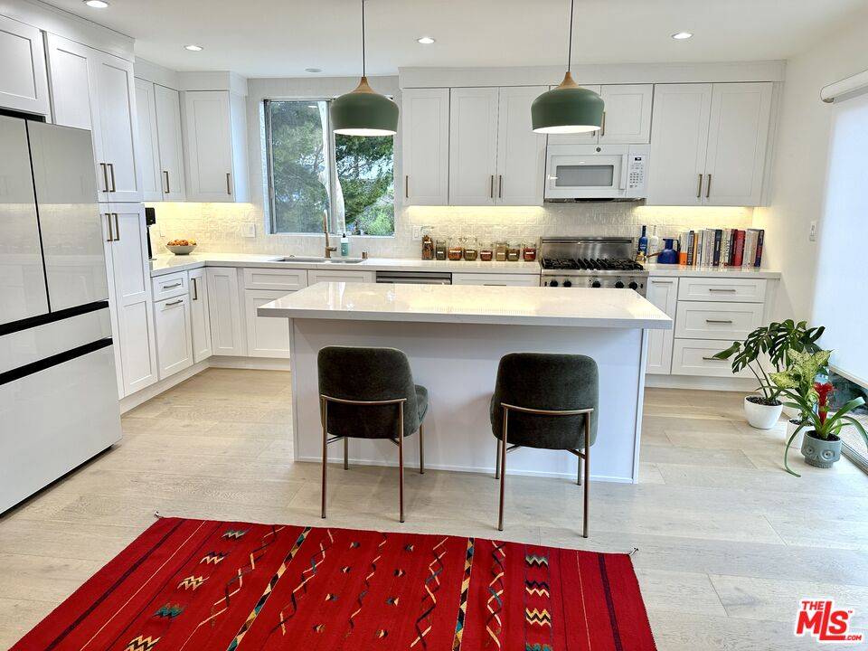 630   Raymond Ave 3BR Santa Monica La