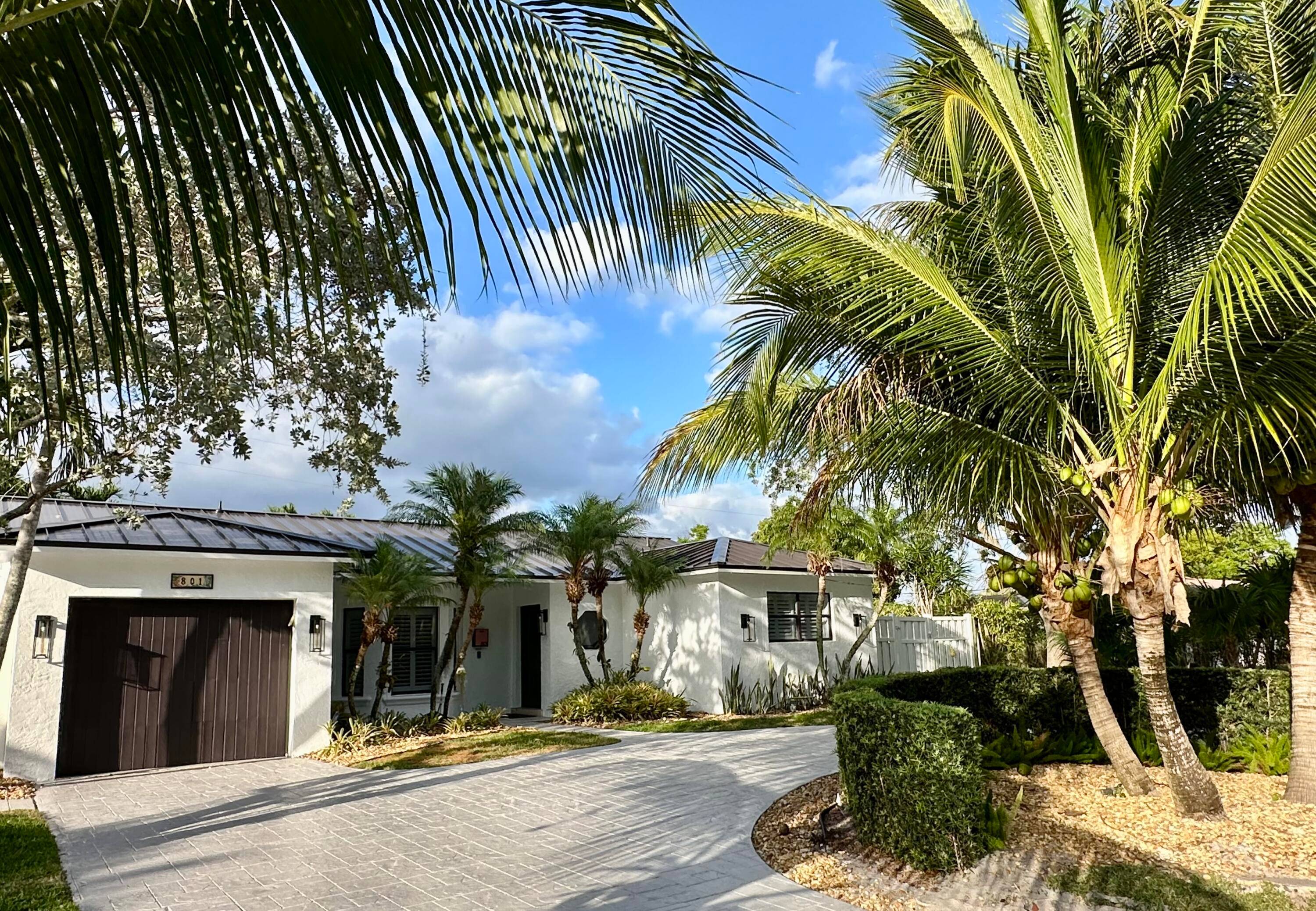 Available for SEASONAL or MONTHLY rental, this charming 2 bedroom, 2 bath pool home offers the perfect escape in the highly sought after Tunison Palms neighborhood, bordering the historic Old ...