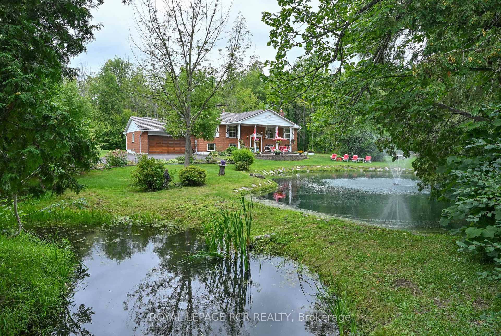 Escape to the country and discover this stunning 30.