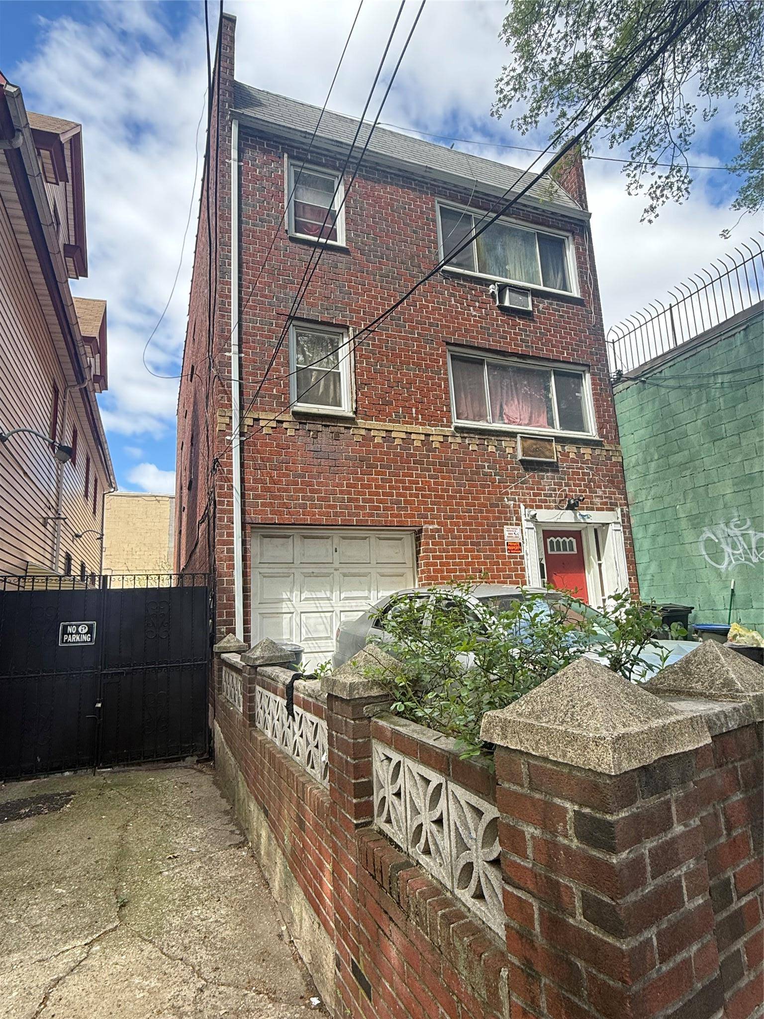 Amazing Brick Semidetached Legal Two Dwelling With R5 amp ; C2 2 Zoning Property Next To Roosevelt Ave 7 Train.