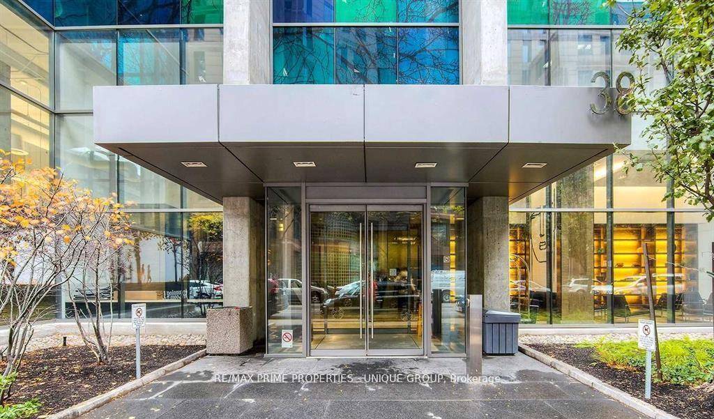 Downtown Murano building in the Prime location !