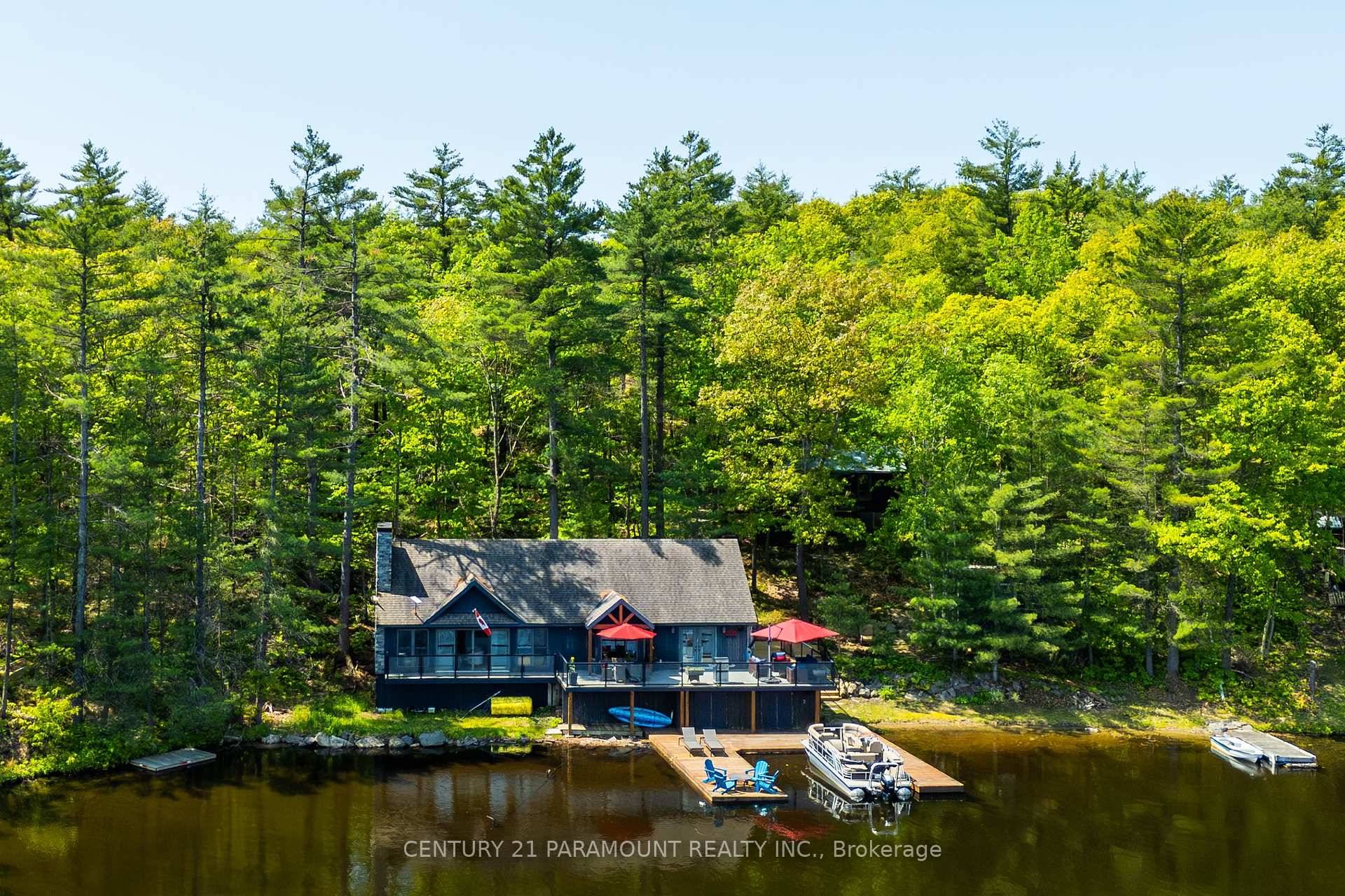 Escape to a truly enchanting four season sanctuary on the pristine waters of Go Home Lake.