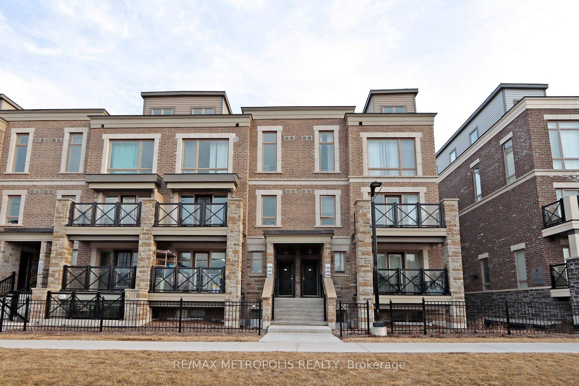 Bright And Spacious 2 Bed Town In An Amazing Location With 1 Parking.