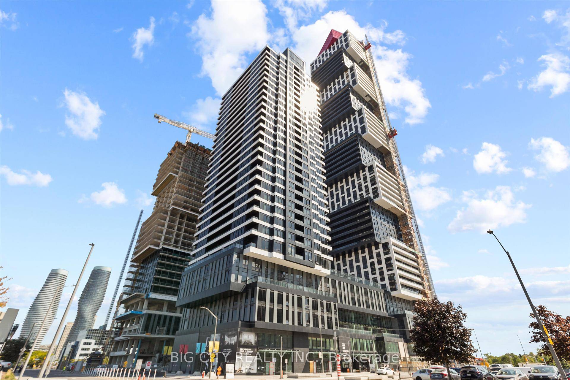 Live in style at Exchange District !