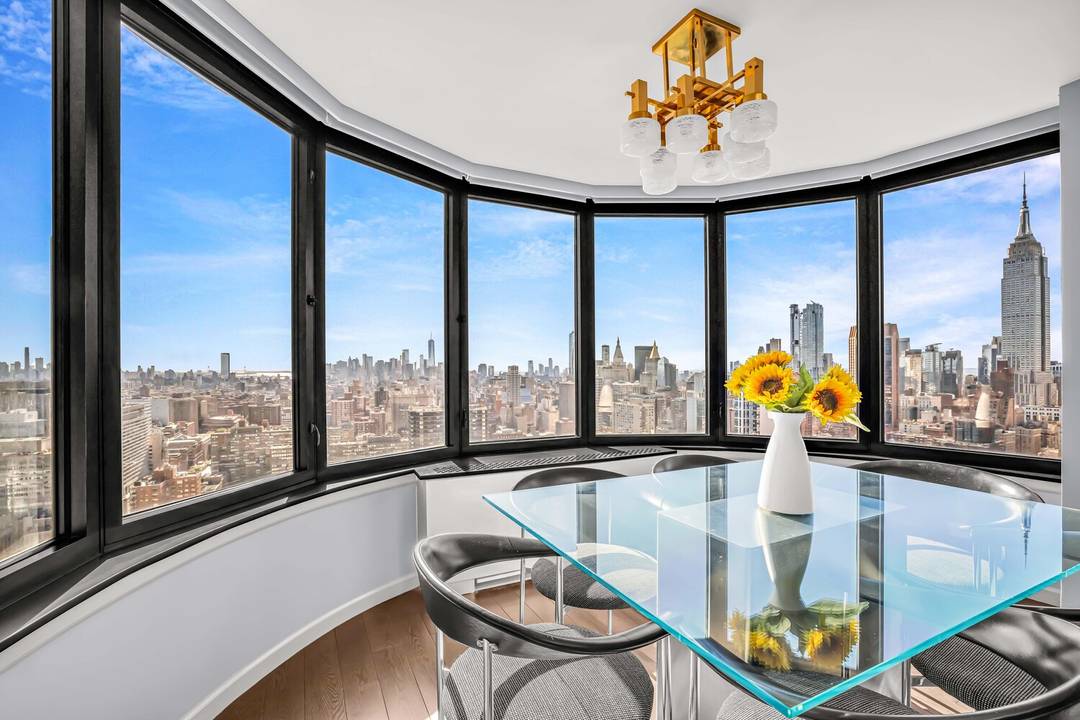 The spectacular view greets you as you first enter this stunning one bedroom, 2 bath home on the 47th floor and continues to amaze you from every angle of the ...