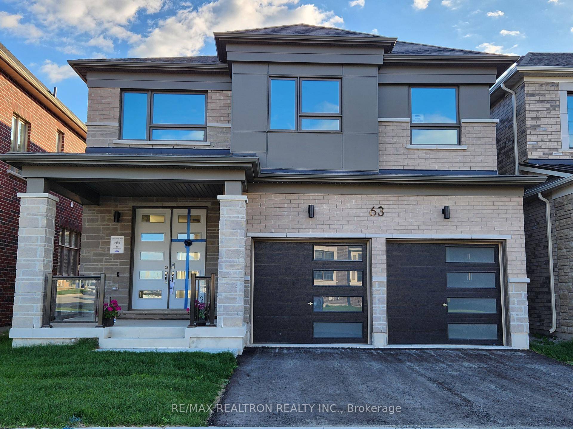 Never lived in, Modern Home design with extra upgrade 40K, can be convert to 5 bedrooms, library room change to extra bedroom.