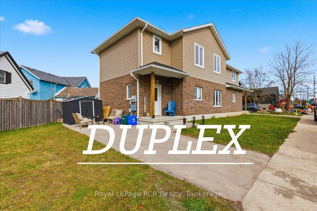 38 Cobourg Lane, Stratford A modern, thoughtfully designed 4 year old duplex offering versatility and comfort.