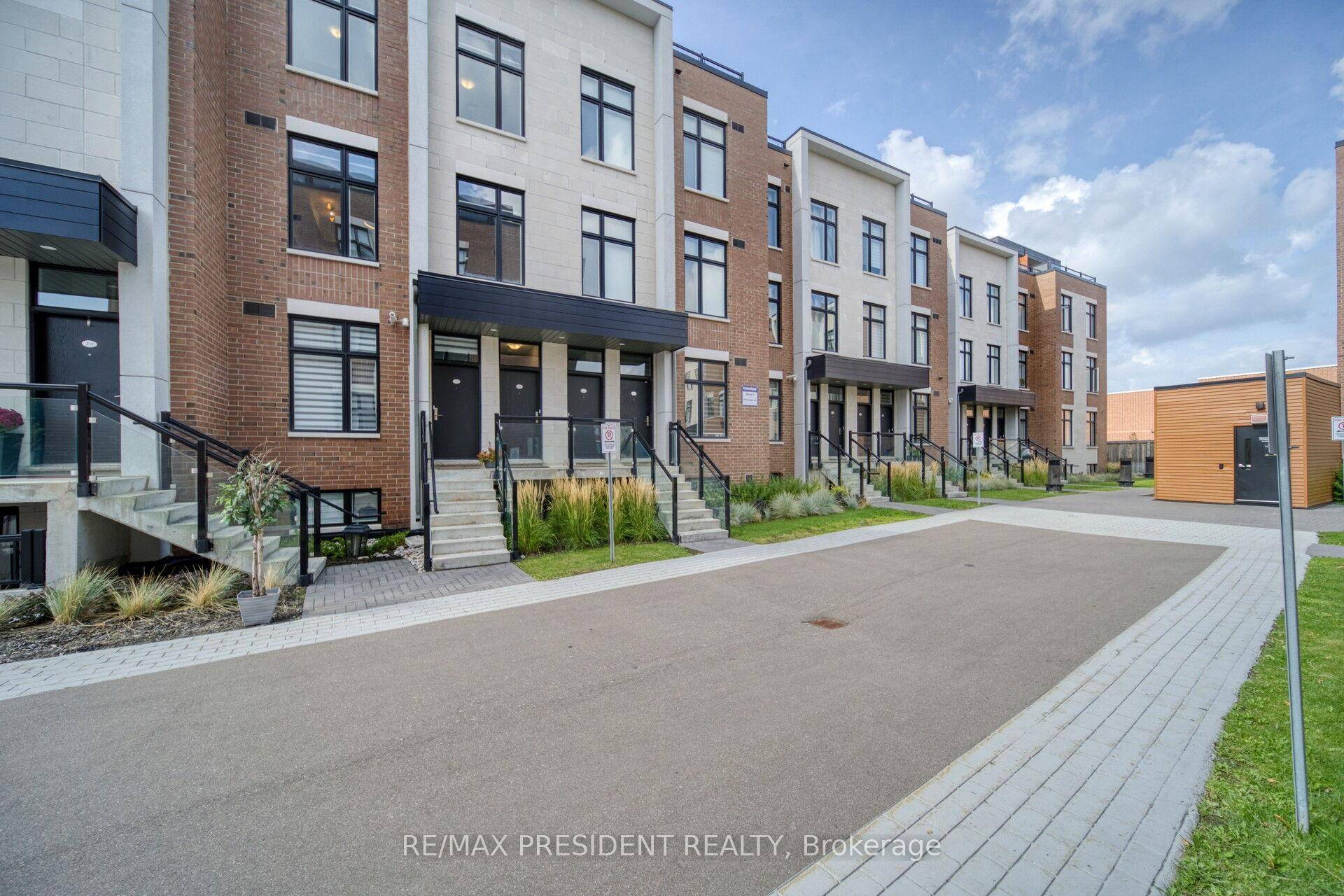 Impressive Sonoma Heights 2 Bedroom Townhome !