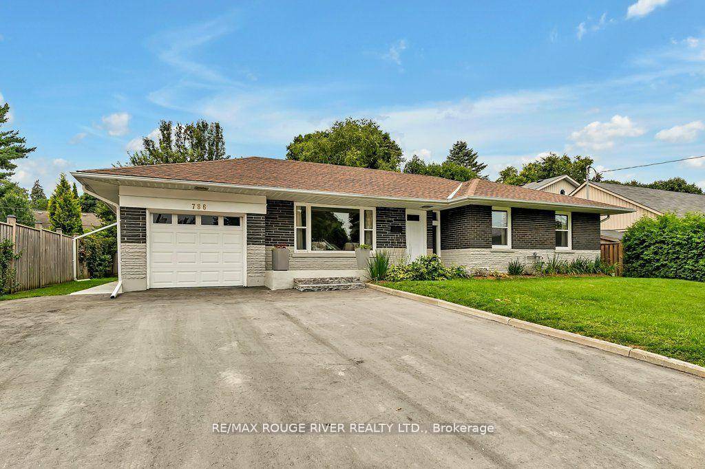 Spacious, versatile and well appointed ranch bungalow, ideal for multi generational living.