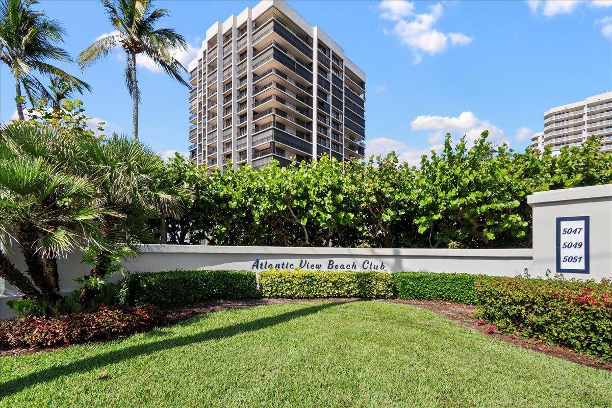 Island Living Awaits 2 Bed, 2 Bath, Seasonal, Fully Furnished, turn key, Corner Condo on Hutchinson Island.