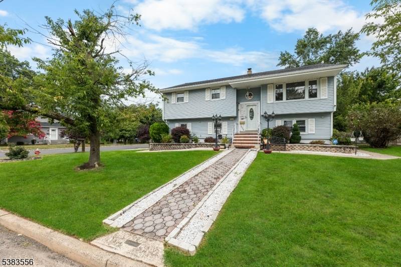 Beautiful 5 Bedroom Corner Property in Desirable Piscataway Neighborhood !