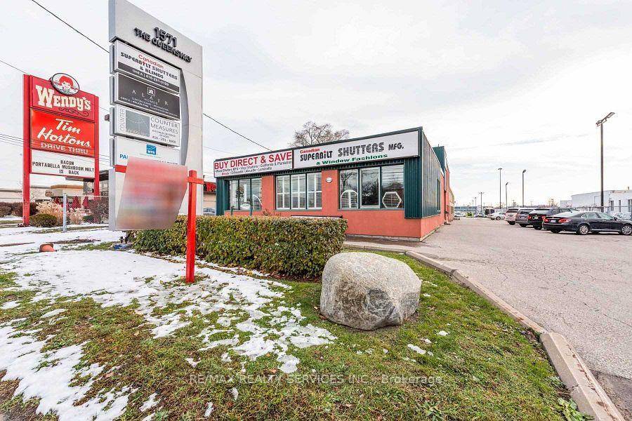 Prime Commercial Space, end unit.