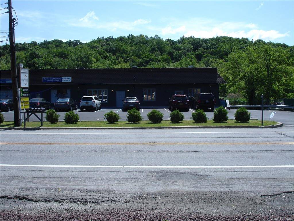 Newly Renovated Bar Restaurant for Lease.