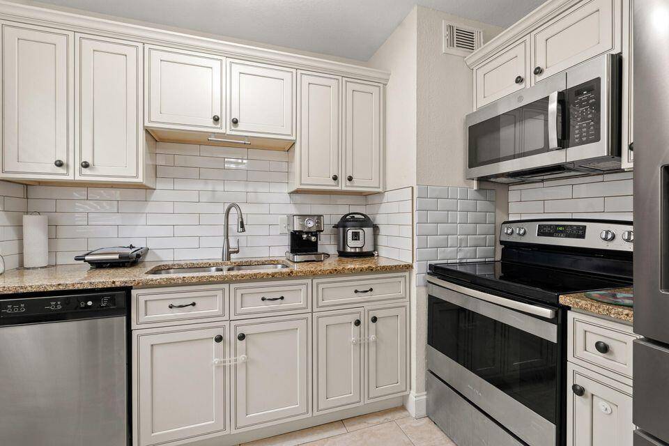 Welcome to this cozy single family home that offers both comfort and convenience with no HOA restrictions.
