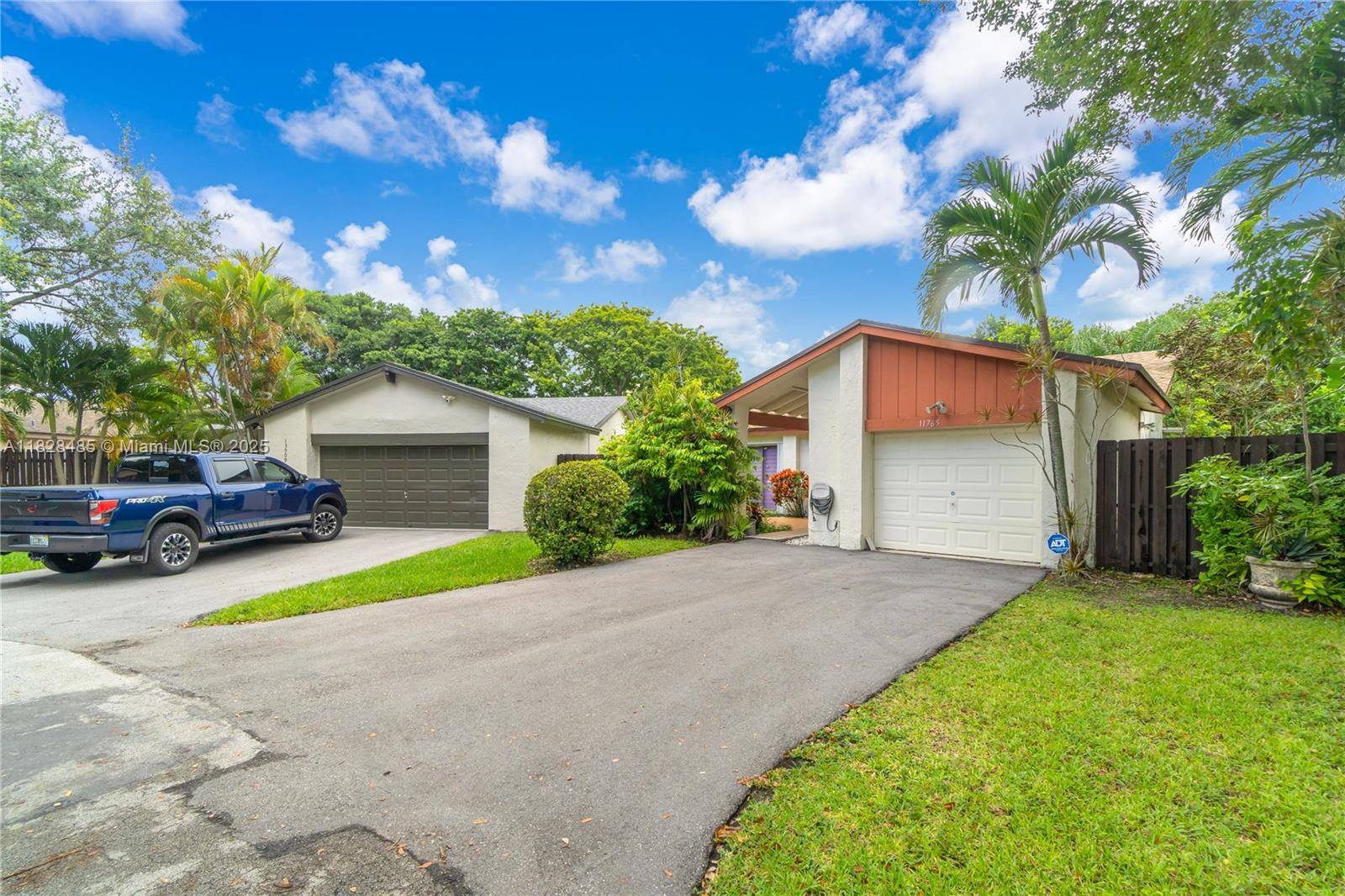 EXCELLENT HOME OUTSTANDING PRICE SPACIOUS AND BRIGHT 2 BEDROOM 2 BATH, FENCED.