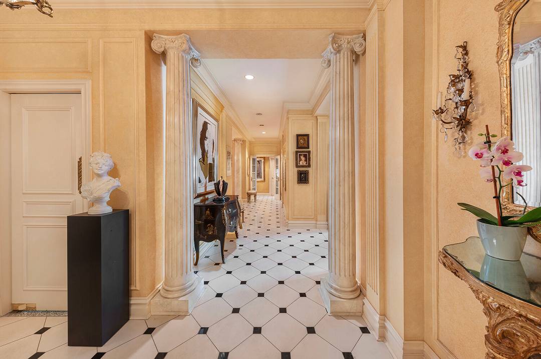 Splendid grand scale six room residence of approximately 2, 250 square feet in a superb location on Park Avenue.