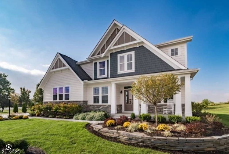 Spectacular open lot for your dream home.