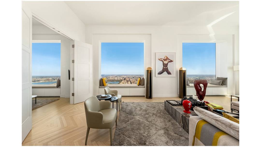 Residence 81A at 432 Park Avenue presents a rare opportunity to own a home on an ideal floor within one of the most recognizable addresses in the world.