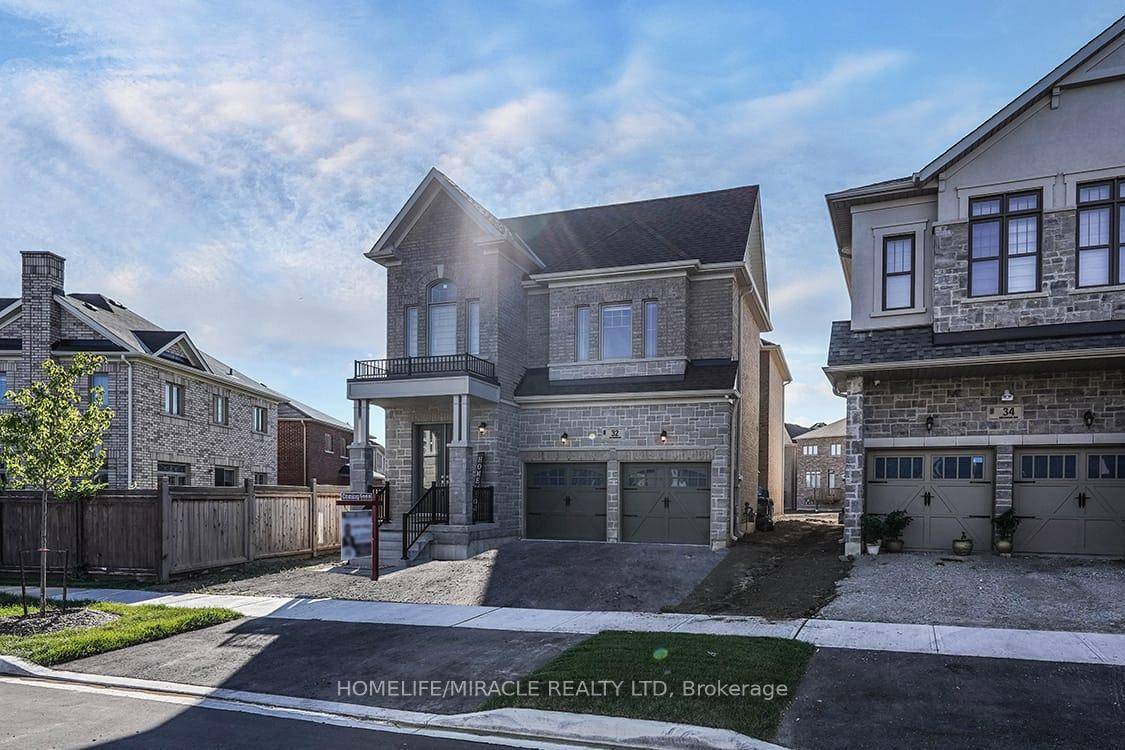 Experience perfectly balanced luxury amp ; craftsmanship, a must see 2 year old luxury home sitting on one of the largest pie shaped pool size lot in Southfield.