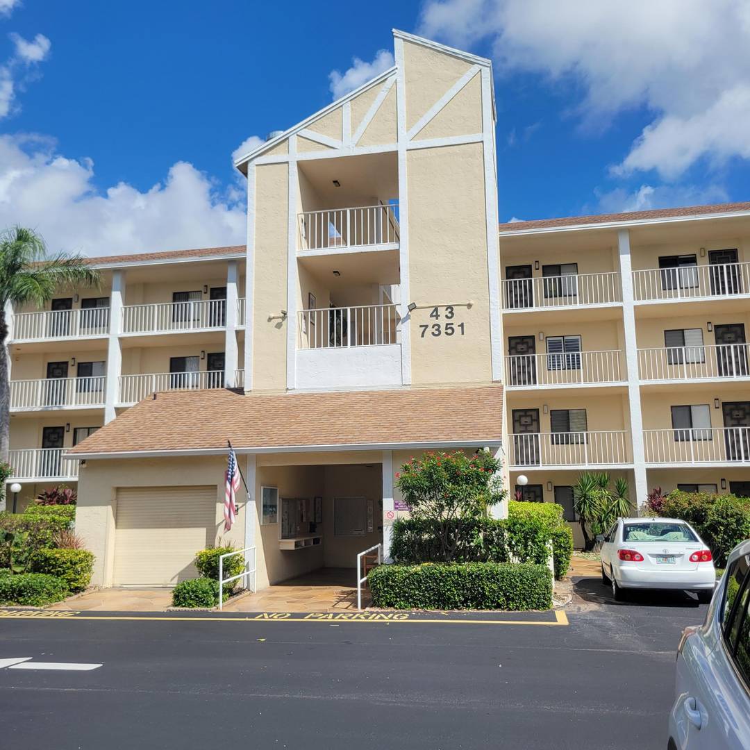 Large penthouse unit. Priced to sell.