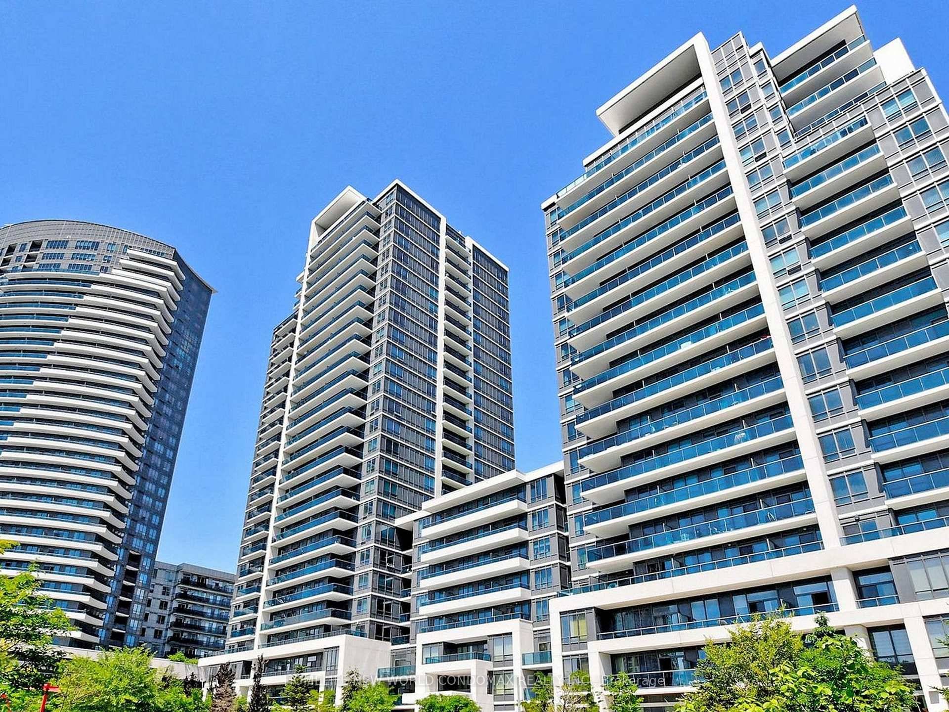 Rarely Offered South East Corner2 Bedroom 2 Bathroom In World On Yonge.