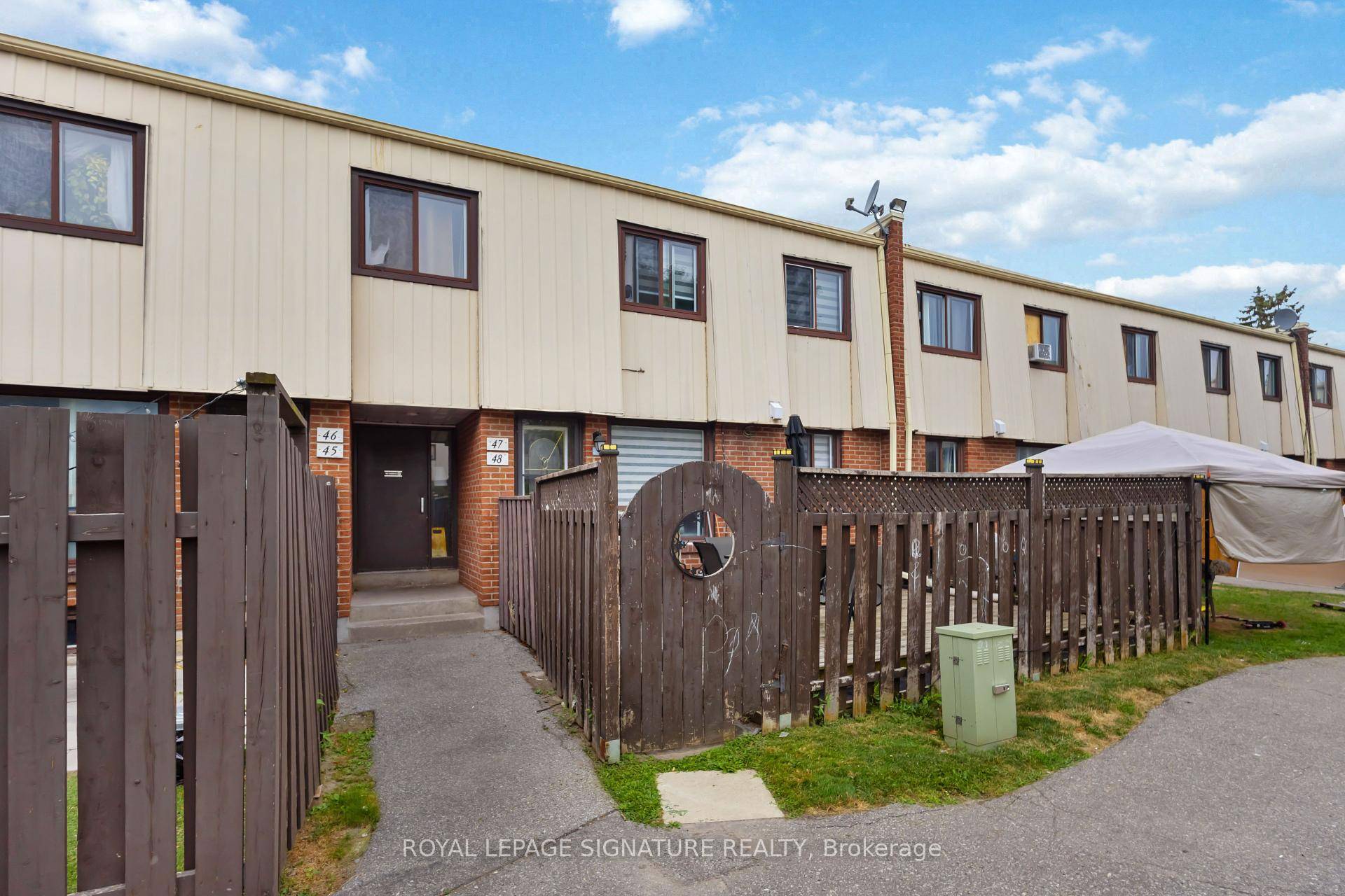 Move In Ready with Built In Income Stream !