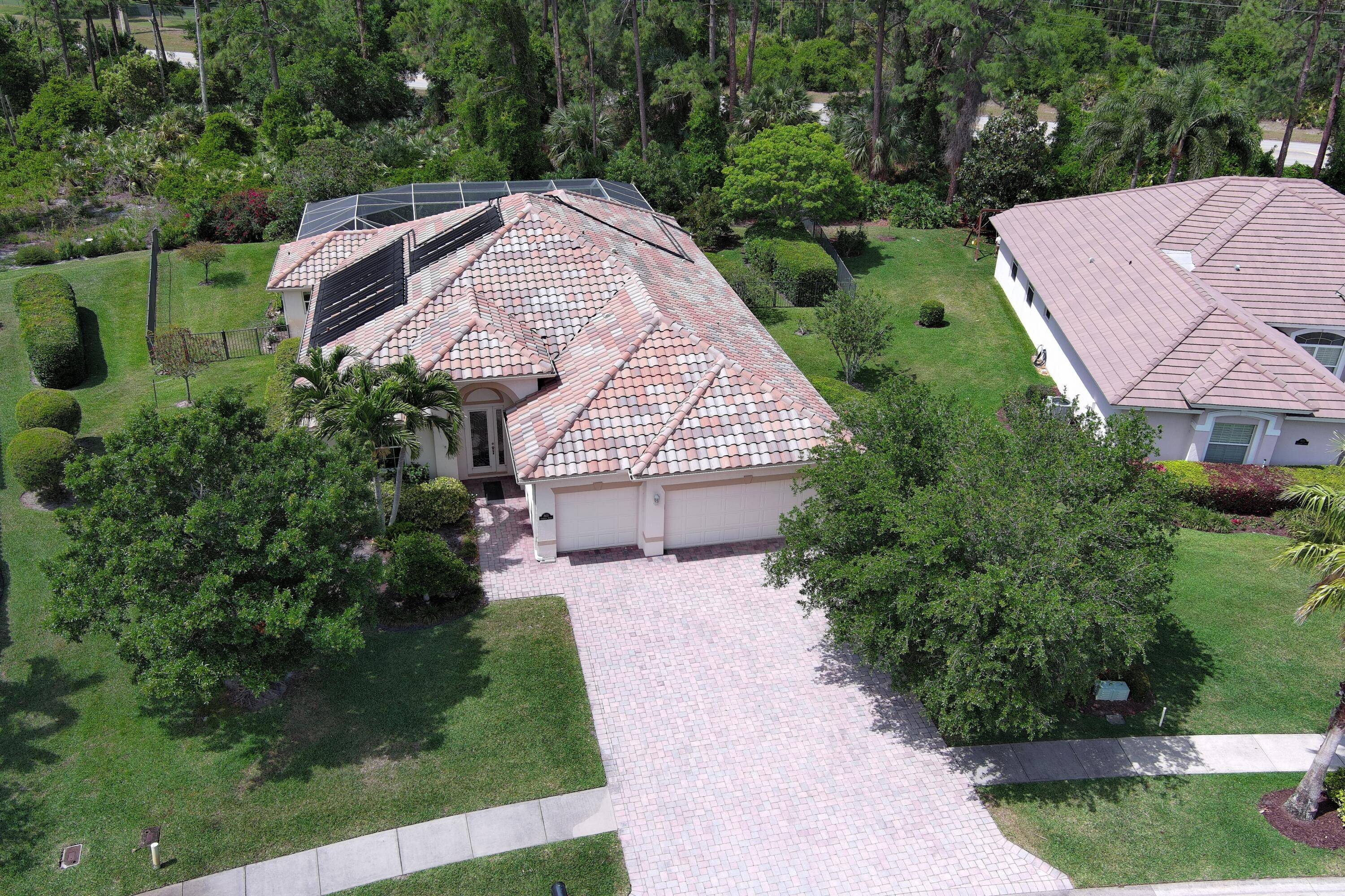 Great home for your best client, large private pool patio area, wood floors in bedrooms with walk in closets.